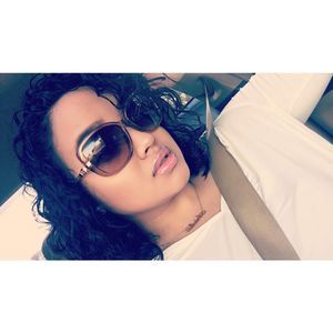 Meet your Posher, Ariella